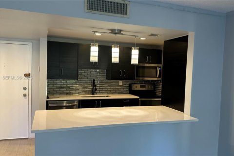 Condominio en alquiler en Weston, Florida, 2 dormitorios, 102.75 m2 № 1986313 - foto 8