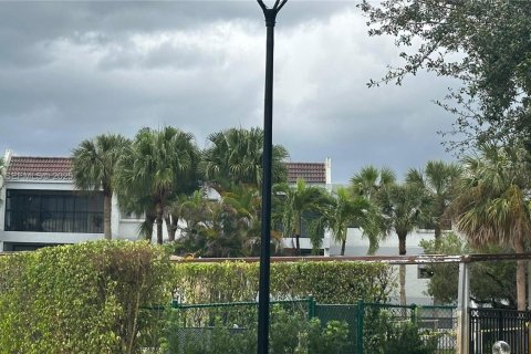 Condominio en alquiler en Weston, Florida, 2 dormitorios, 102.75 m2 № 1986313 - foto 2