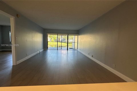 Condominio en alquiler en Weston, Florida, 2 dormitorios, 102.75 m2 № 1986313 - foto 12