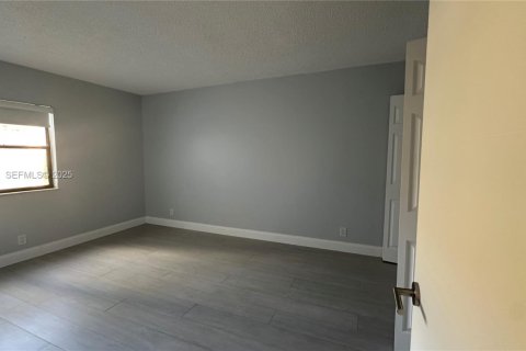 Condominio en alquiler en Weston, Florida, 2 dormitorios, 102.75 m2 № 1986313 - foto 15