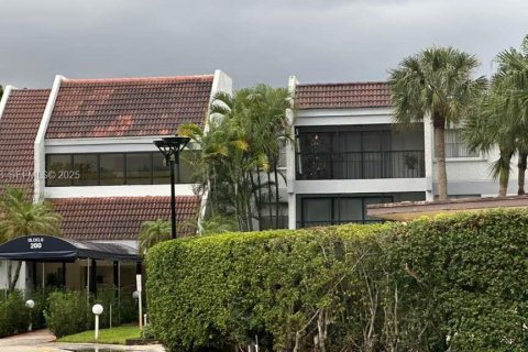Condominio en alquiler en Weston, Florida, 2 dormitorios, 102.75 m2 № 1986313 - foto 1
