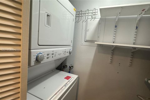 Condominio en alquiler en Weston, Florida, 2 dormitorios, 102.75 m2 № 1986313 - foto 21