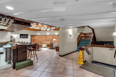Condo in Pembroke Pines, Florida, 2 bedrooms  № 2086986 - photo 20