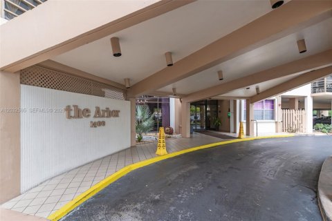 Condo in Pembroke Pines, Florida, 2 bedrooms  № 2086986 - photo 22