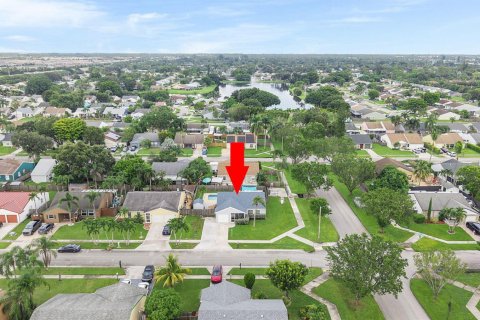 House in Lake Worth, Florida 3 bedrooms, 113.34 sq.m. № 2412013 - photo 20