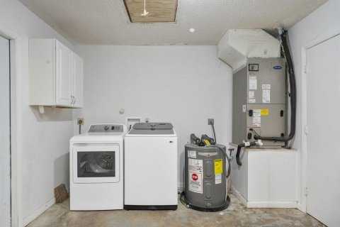 House in Lake Worth, Florida 3 bedrooms, 113.34 sq.m. № 2412013 - photo 22