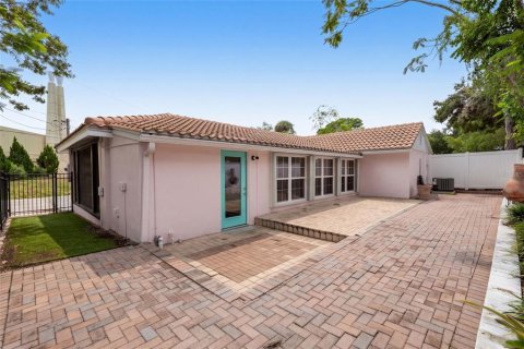 Villa ou maison à louer à Orlando, Floride: 2 chambres, 110.93 m2 № 2408923 - photo 17