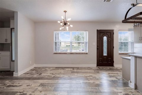 Villa ou maison à louer à Orlando, Floride: 2 chambres, 110.93 m2 № 2408923 - photo 3