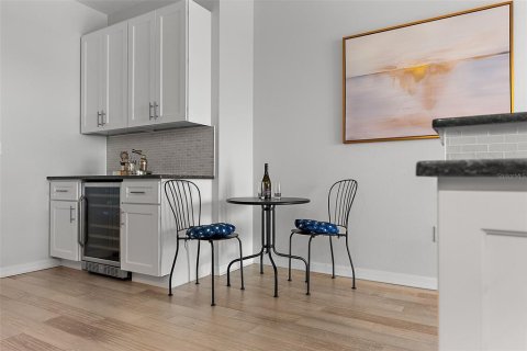 Condo in Saint Petersburg, Florida, 2 bedrooms  № 1899683 - photo 7