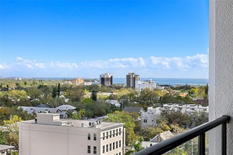 Condo in Saint Petersburg, Florida, 2 bedrooms  № 1899683 - photo 30