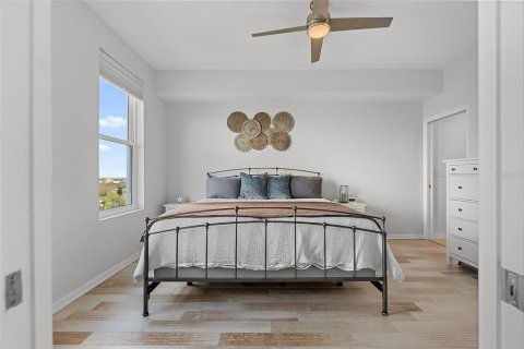 Condo in Saint Petersburg, Florida, 2 bedrooms  № 1899683 - photo 18