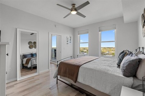 Condo in Saint Petersburg, Florida, 2 bedrooms  № 1899683 - photo 19