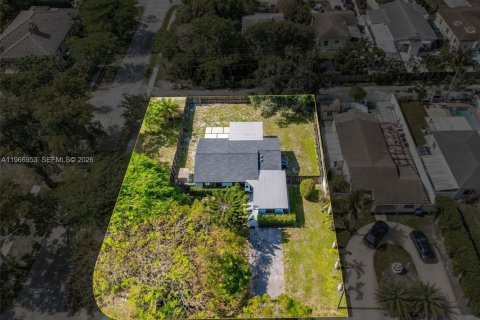 House in North Miami Beach, Florida 3 bedrooms, 138.61 sq.m. № 2081358 - photo 26