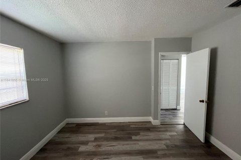 Condominio en alquiler en Dania Beach, Florida, 2 dormitorios, 97.55 m2 № 1833839 - foto 2