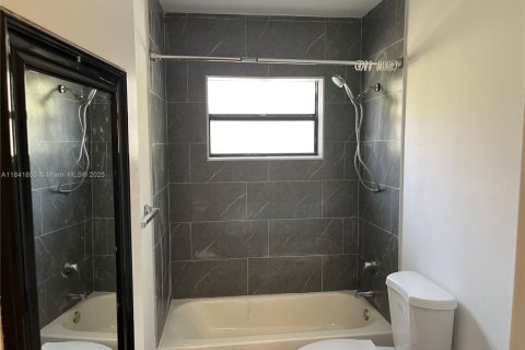 Condominio en alquiler en Dania Beach, Florida, 2 dormitorios, 97.55 m2 № 1833839 - foto 6