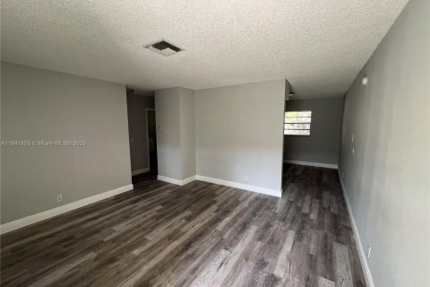 Condominio en alquiler en Dania Beach, Florida, 2 dormitorios, 97.55 m2 № 1833839 - foto 1