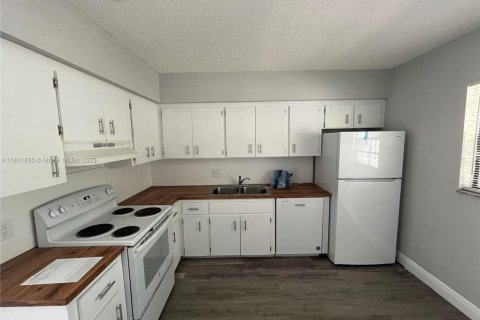 Condominio en alquiler en Dania Beach, Florida, 2 dormitorios, 97.55 m2 № 1833839 - foto 4