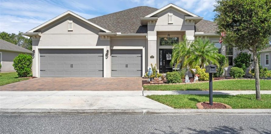 Villa ou maison à Groveland, Floride 4 chambres, 239.32 m2 № 1849944