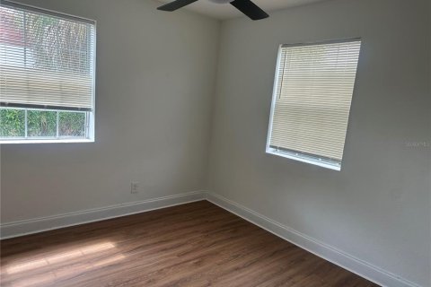 Casa en venta en Tampa, Florida, 4 dormitorios, 103.59 m2 № 1919887 - foto 29