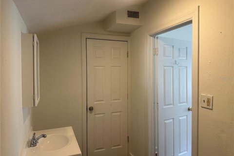 Casa en venta en Tampa, Florida, 4 dormitorios, 103.59 m2 № 1919887 - foto 14
