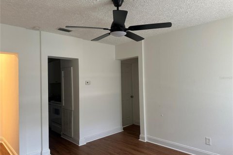 Casa en venta en Tampa, Florida, 4 dormitorios, 103.59 m2 № 1919887 - foto 5