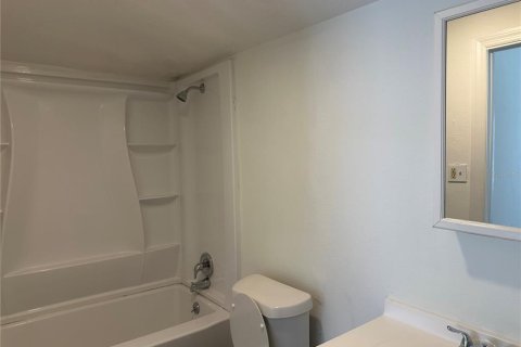 Casa en venta en Tampa, Florida, 4 dormitorios, 103.59 m2 № 1919887 - foto 12