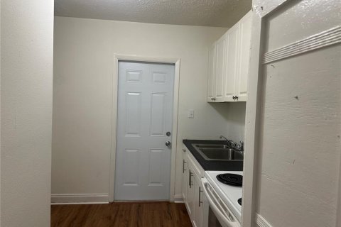 Casa en venta en Tampa, Florida, 4 dormitorios, 103.59 m2 № 1919887 - foto 6