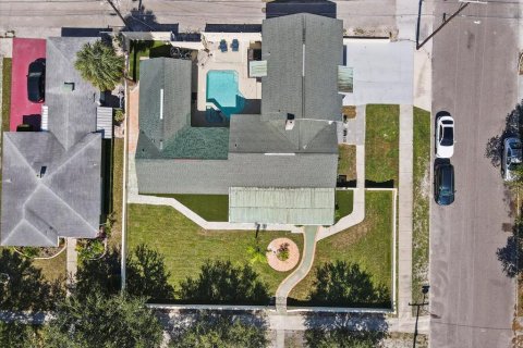 House in Saint Petersburg, Florida 2 bedrooms, 83.61 sq.m. № 2227984 - photo 25