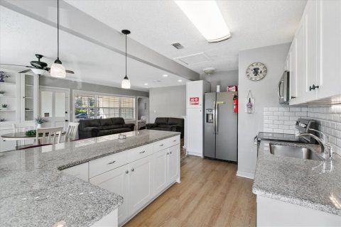 House in Saint Petersburg, Florida 2 bedrooms, 83.61 sq.m. № 2227984 - photo 19