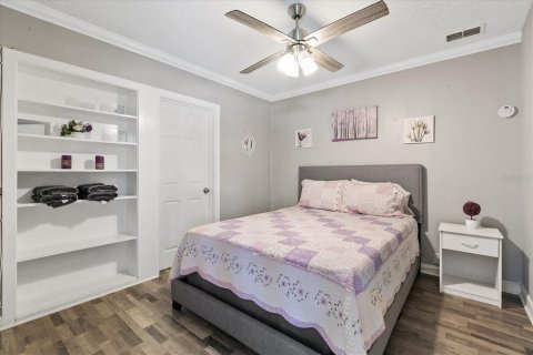 House in Saint Petersburg, Florida 2 bedrooms, 83.61 sq.m. № 2227984 - photo 12
