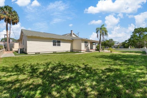 House in Saint Petersburg, Florida 2 bedrooms, 83.61 sq.m. № 2227984 - photo 23
