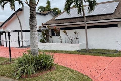 Casa en venta en Miami, Florida, 4 dormitorios № 1421783 - foto 10