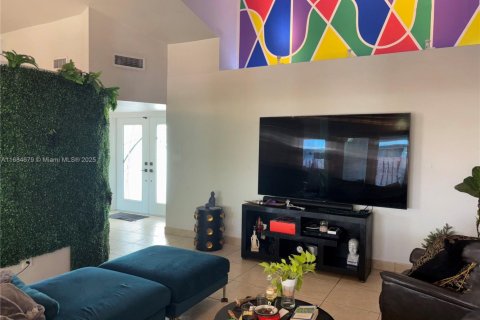 Casa en venta en Miami, Florida, 4 dormitorios № 1421783 - foto 12