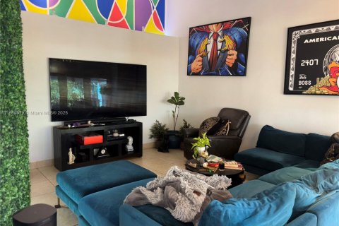 Casa en venta en Miami, Florida, 4 dormitorios № 1421783 - foto 18