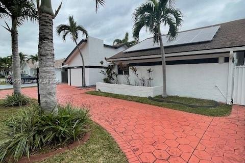 Casa en venta en Miami, Florida, 4 dormitorios № 1421783 - foto 9