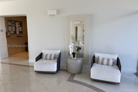 Снять в аренду кондоминиум в Бей-Харбор-Айлендс, Флорида 1 спальня, 104.52м2, № 1985984 - фото 4