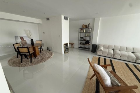 Снять в аренду кондоминиум в Бей-Харбор-Айлендс, Флорида 1 спальня, 104.52м2, № 1985984 - фото 7