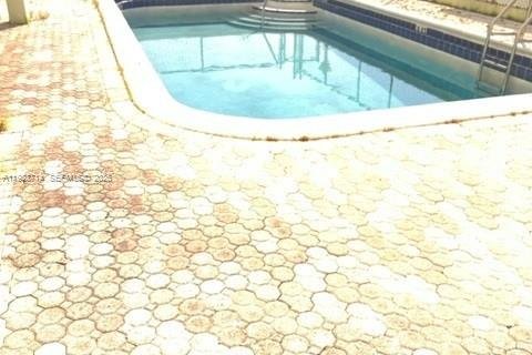 Снять в аренду кондоминиум в Майами-Бич, Флорида 1 спальня, 78.13м2, № 1983964 - фото 23