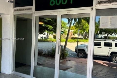 Снять в аренду кондоминиум в Майами-Бич, Флорида 1 спальня, 78.13м2, № 1983964 - фото 4