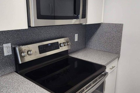 Copropriété à louer à Miami, Floride: 2 chambres, 69.68 m2 № 2011594 - photo 6