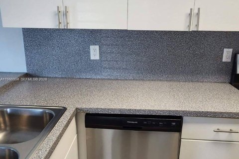 Copropriété à louer à Miami, Floride: 2 chambres, 69.68 m2 № 2011594 - photo 14