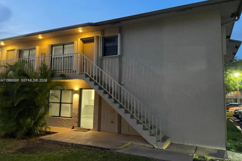 Copropriété à louer à Miami, Floride: 2 chambres, 69.68 m2 № 2011594 - photo 2