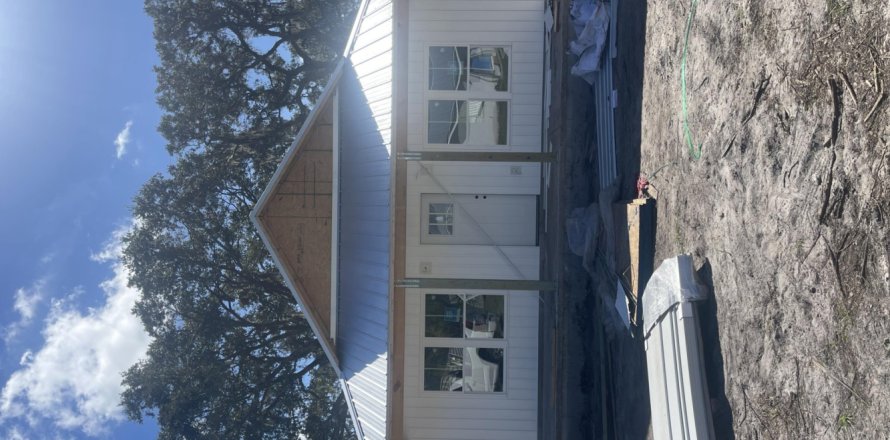 House in Elkton, Florida 3 bedrooms, 108.79 sq.m. № 812585