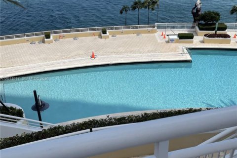 Condominio en alquiler en Miami, Florida, 1 dormitorio, 133.78 m2 № 2074959 - foto 16