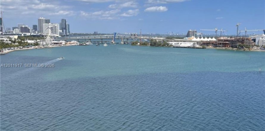 Condominio en Miami, Florida, 1 dormitorio № 2074959