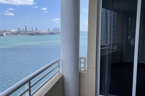 Condominio en alquiler en Miami, Florida, 1 dormitorio, 133.78 m2 № 2074959 - foto 13