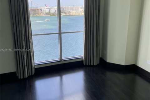 Condominio en alquiler en Miami, Florida, 1 dormitorio, 133.78 m2 № 2074959 - foto 10