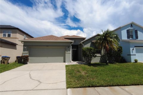 House in Kissimmee, Florida 3 bedrooms, 173.36 sq.m. № 1906778 - photo 1