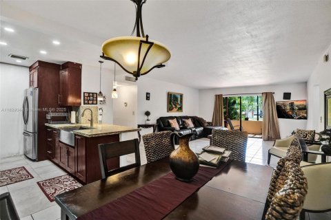 Condominio en venta en Miami, Florida, 3 dormitorios, 115.2 m2 № 1809383 - foto 1