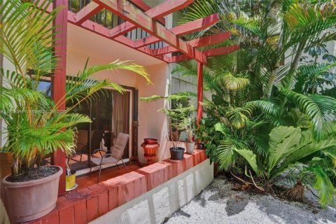 Condominio en venta en Miami, Florida, 3 dormitorios, 115.2 m2 № 1809383 - foto 17
